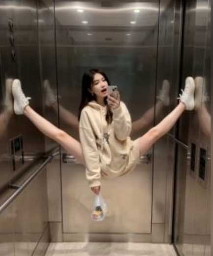 AI生成电梯一字马美女制作教程，条条流量上万，别再在外面被割韭菜了，全流程实操-徐小晨博客